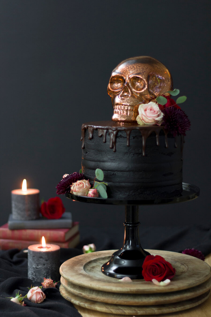 A Hauntingly Elegant Halloween Skull Cake